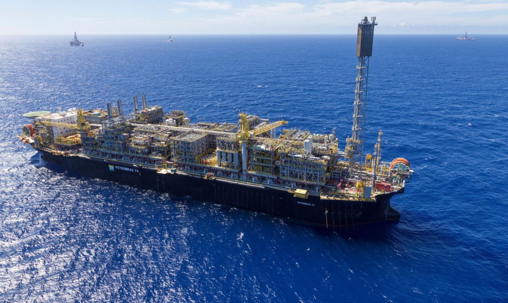 Petrobras libera início da construção de quatro navios 