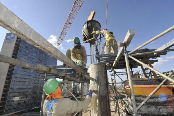 Sinduscon-SP revisa para baixo a projeção de crescimento da construção