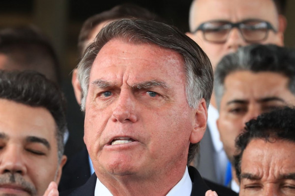 Defesa de Bolsonaro se diz surpreendida com indiciamento