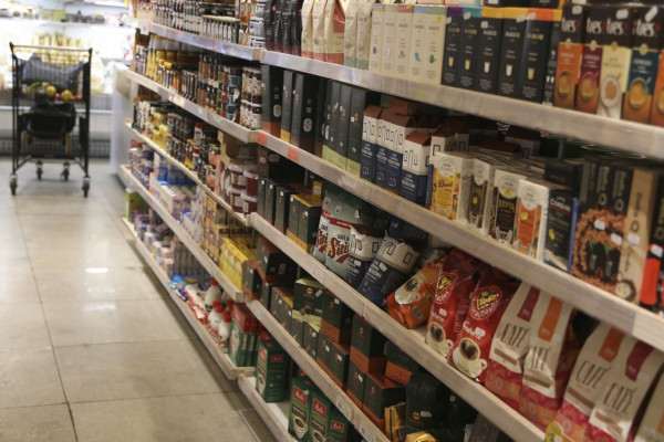 Consumo em supermercados cresceu 4% em julho, aponta Abras