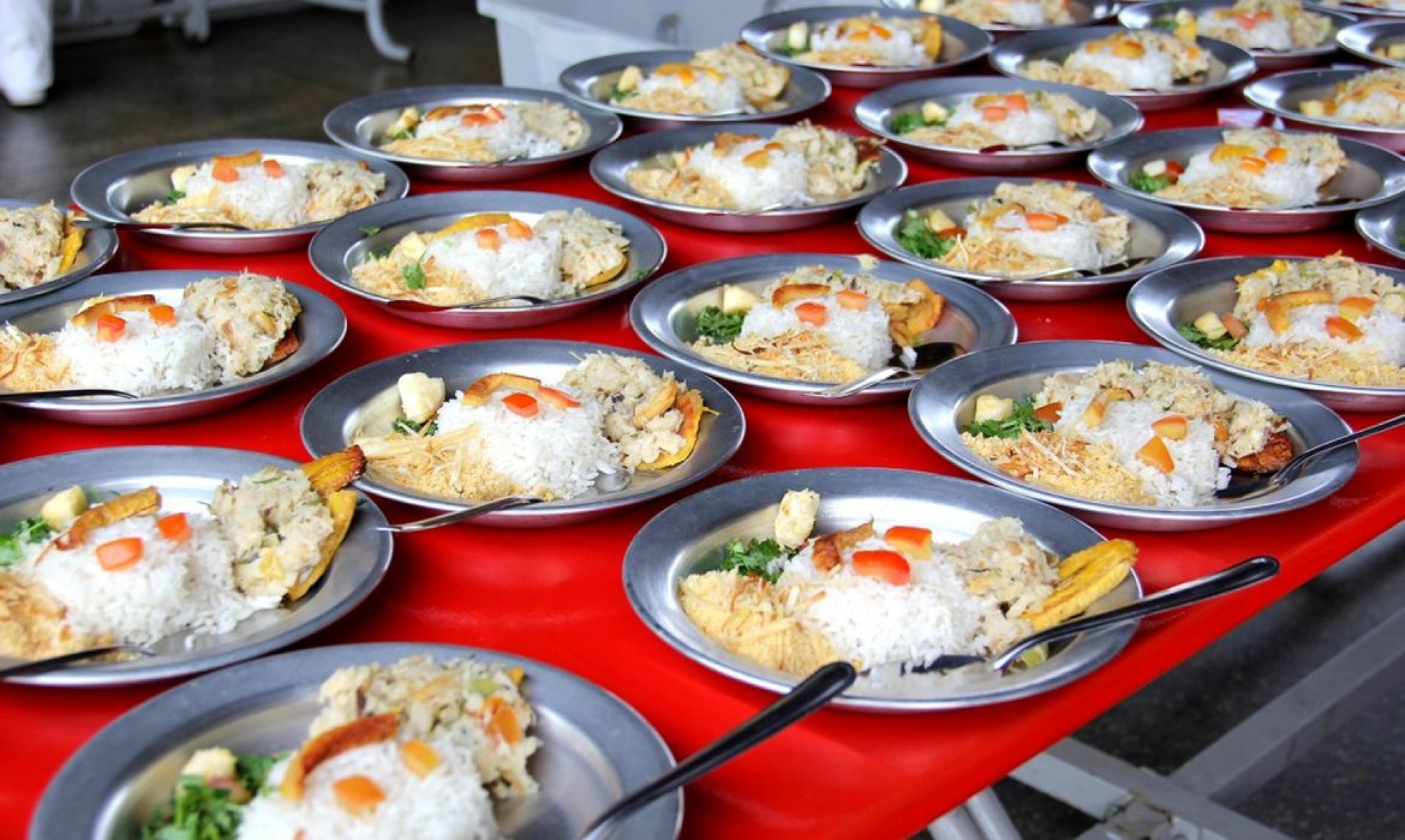 Governo vai comprar perecíveis que iriam para EUA, diz ministro