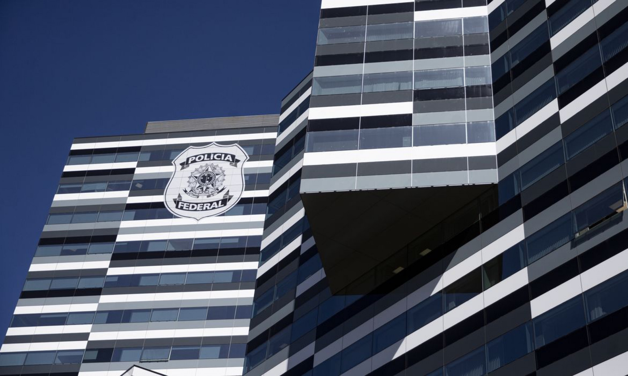 PF diz que Bolsonaro burlou STF e encaminhou 300 vídeos pelo WhatsApp 