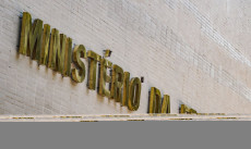 MEC lança curso de 180 horas para professores do ensino médio público
