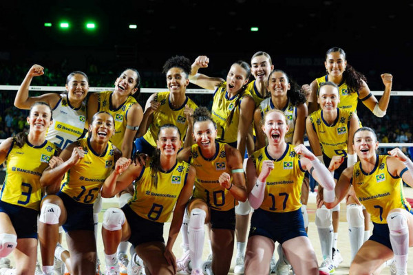 Vôlei: Brasil permanece com 100% de aproveitamento no Mundial