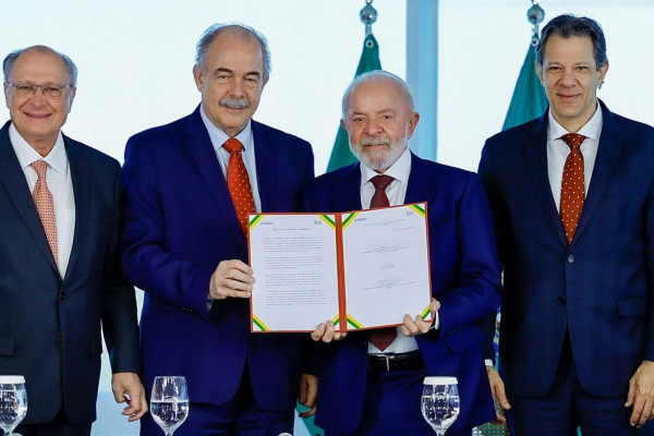 Governo anuncia R$ 12 bi de crédito para inovação da indústria 4.0