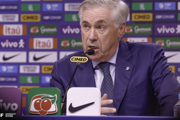 Ancelotti investe em novos jogadores em convocação para Eliminatórias