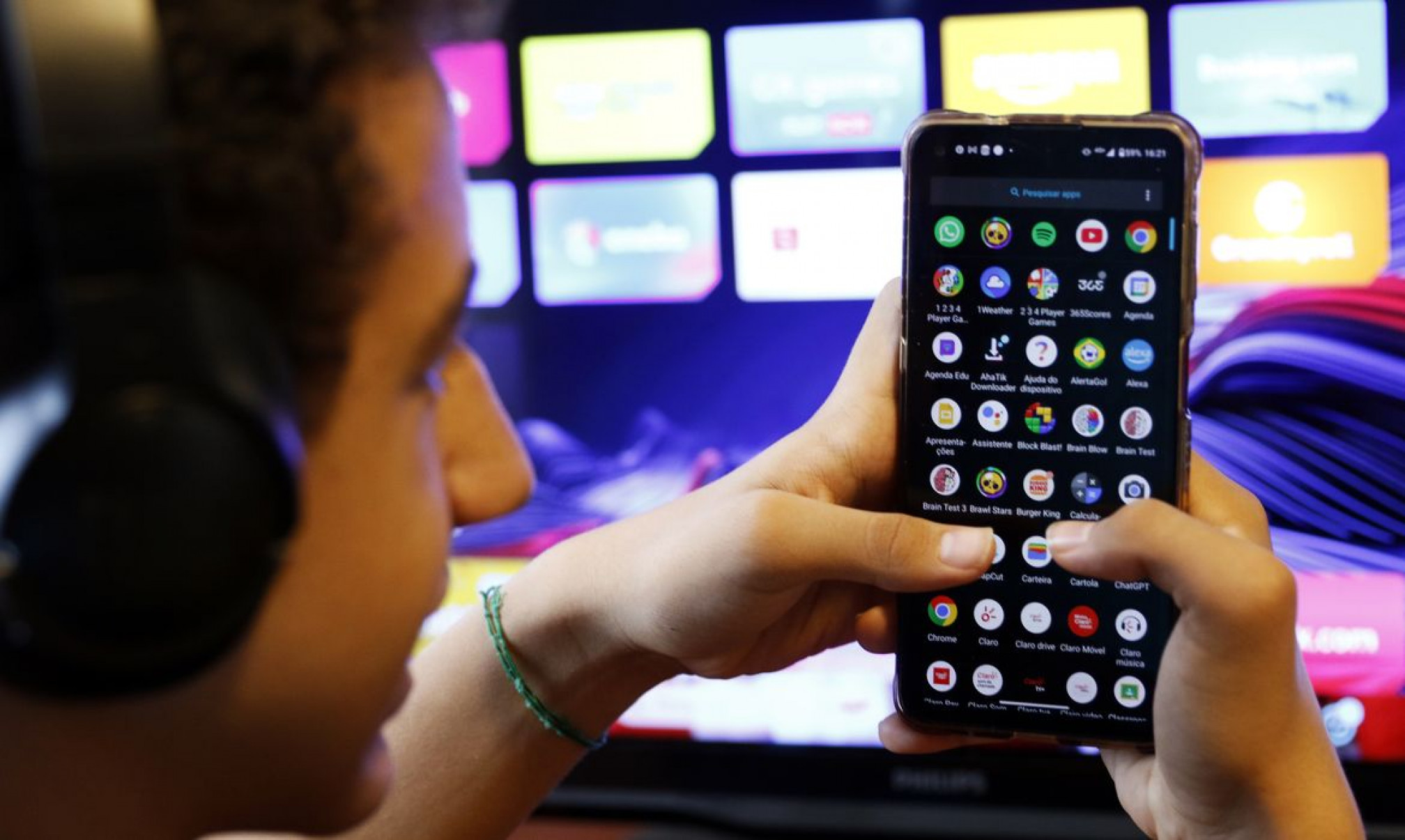 Denúncias pelo Disque 100 de pedofilia na internet aumentam em agosto