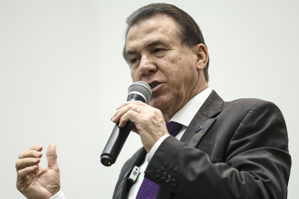 Juro alto preocupa mais que tarifaço, diz Luiz Marinho