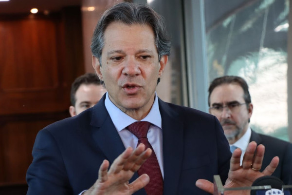 Motta mostrou compromisso com equilíbrio em reforma do IR, diz Haddad