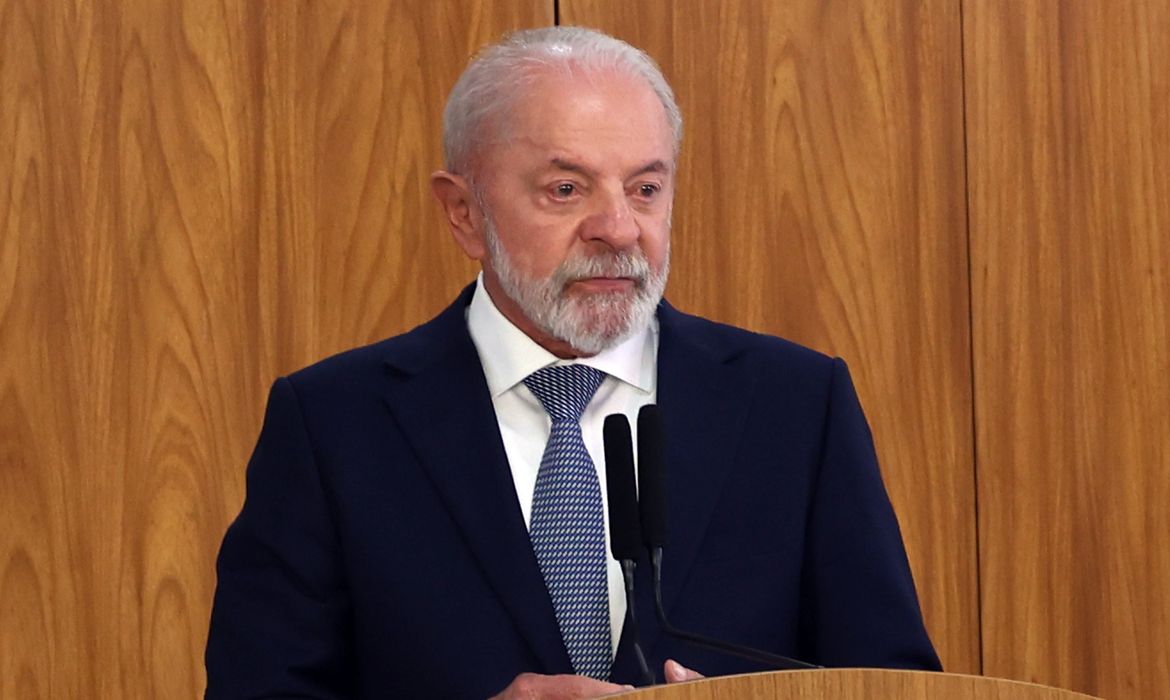 Lula exalta "maior operação contra o crime organizado da história"