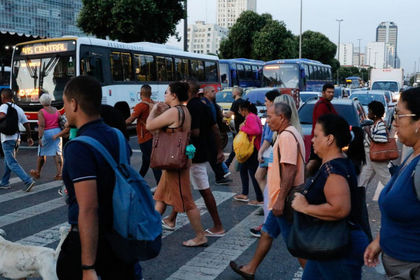 Brasil  tem queda na desigualdade em educação, emprego e meio ambiente