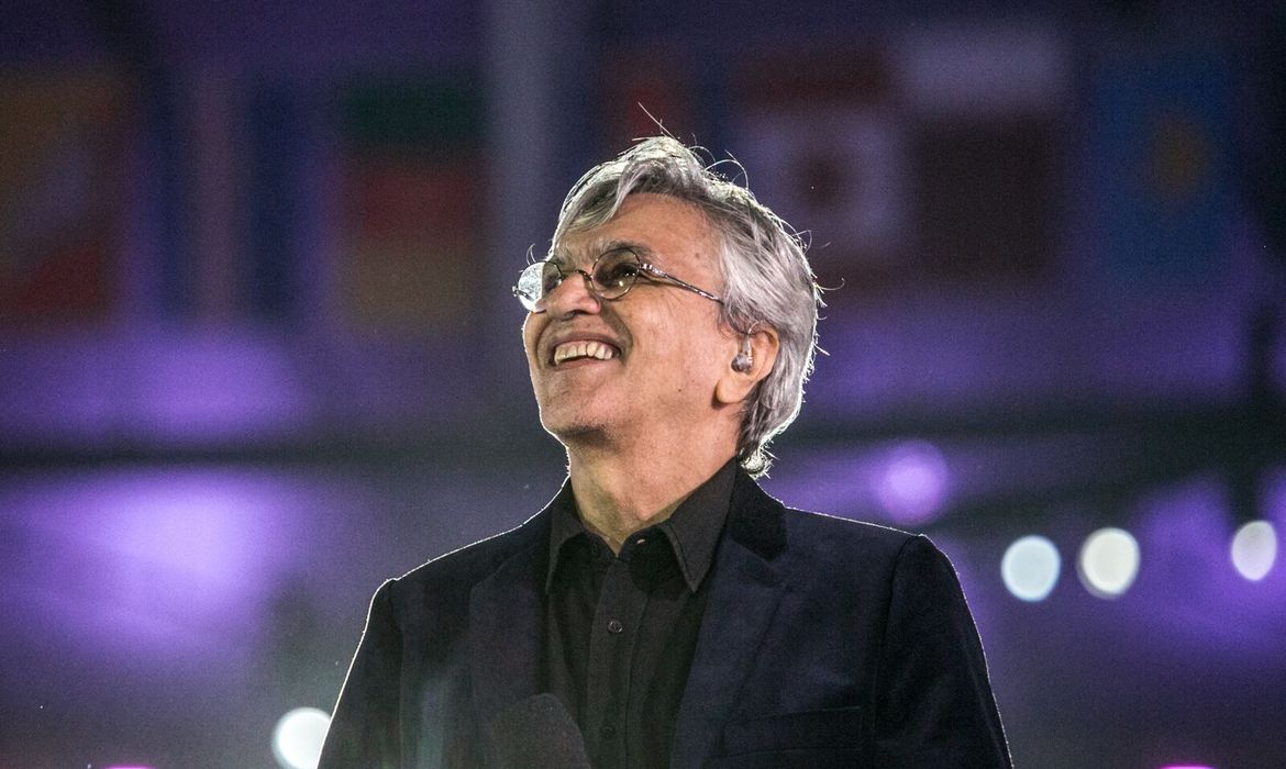 Caetano Veloso será homenageado com Medalha Tiradentes no Rio