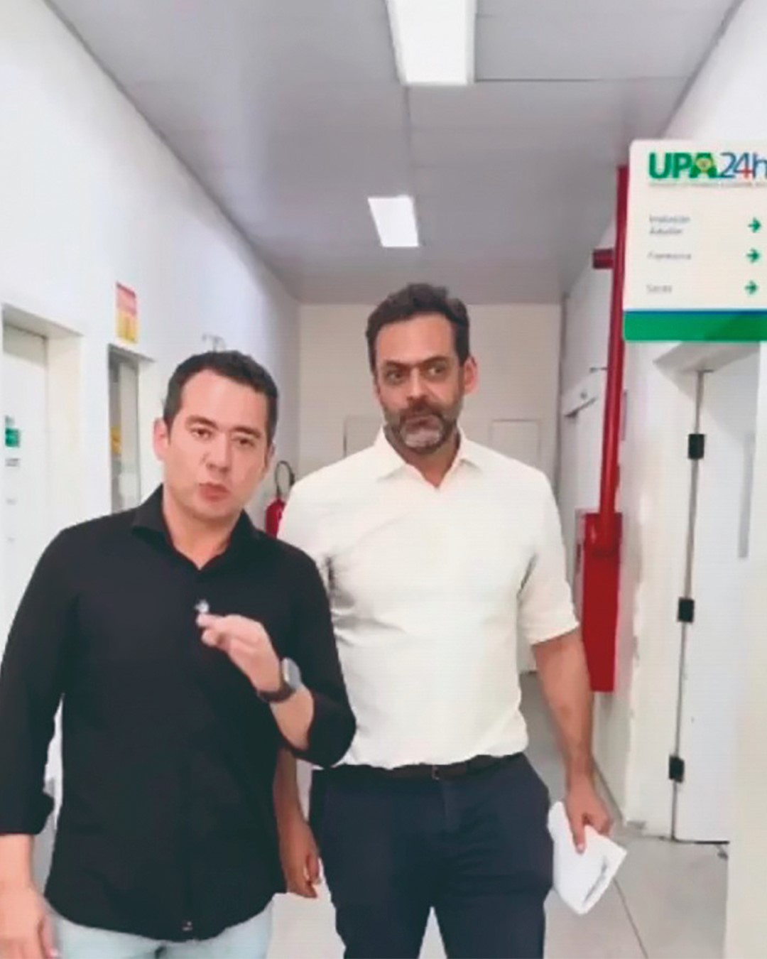Prefeito Ricardo Silva ao lado do secretário Maurício Godinho, no vídeo que gerou o processo