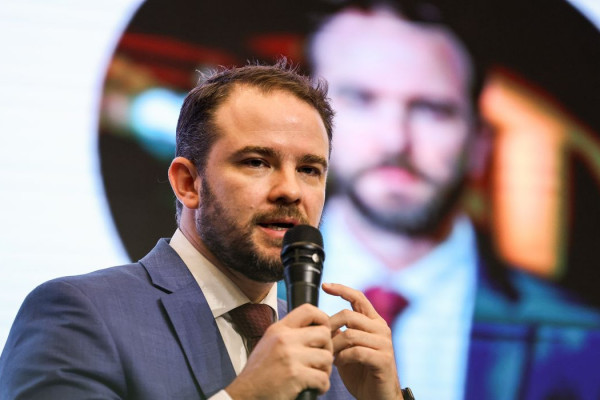 Projeto propõe corte de R$ 19,6 bi em benefícios fiscais em 2026