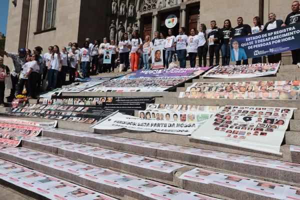 Ato em SP lança movimento de famílias em busca de desaparecidos