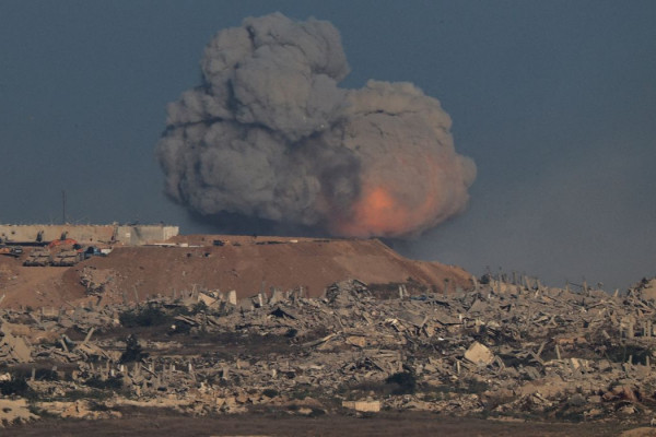 Forças israelenses bombardeiam subúrbios da Cidade de Gaza