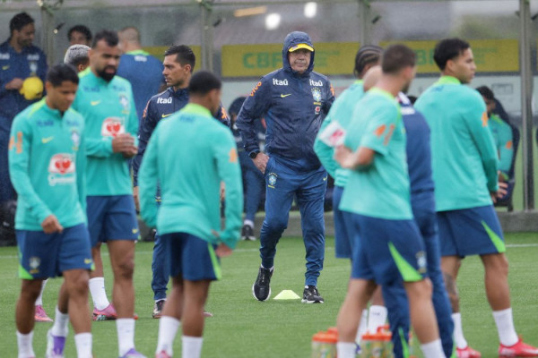 Eliminatórias: Brasil inicia preparação para jogo contra o Chile