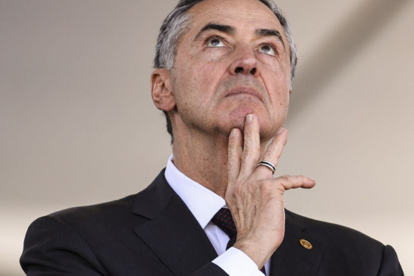 Barroso diz que julgamento de Bolsonaro ocorrerá com serenidade