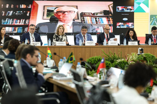 Conferência debate investimentos para erradicar a pobreza