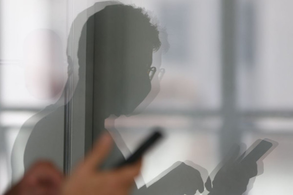 Compradores de celular com restrição criminal são notificados em SP