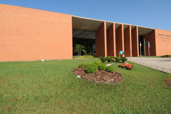PF faz buscas em gabinetes de dez deputados estaduais do Tocantins