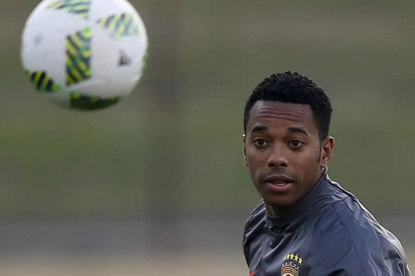 STJ mantém Robinho preso no Brasil por estupro na Itália