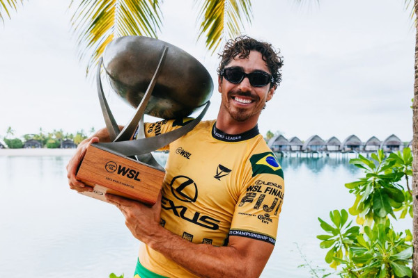 Inspirado em Ronaldo, Yago Dora destaca supremacia brasileira no surfe