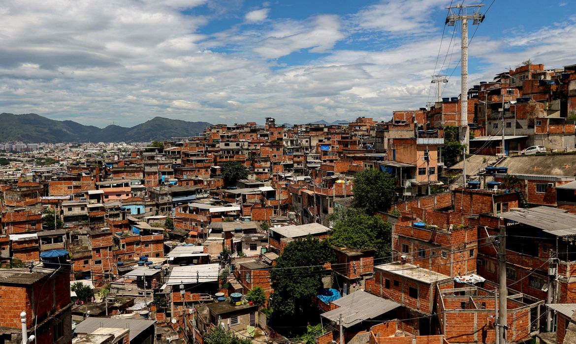 Curso capacita jovens de favelas para produzir conteúdo nas redes
