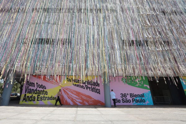 Com reflexões sobre a humanidade, Bienal de São Paulo abre ao público
