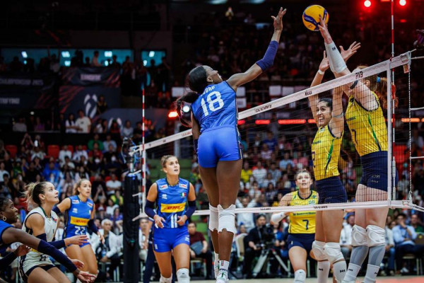 Vôlei: Brasil perde para Itália e fica fora da decisão do Mundial