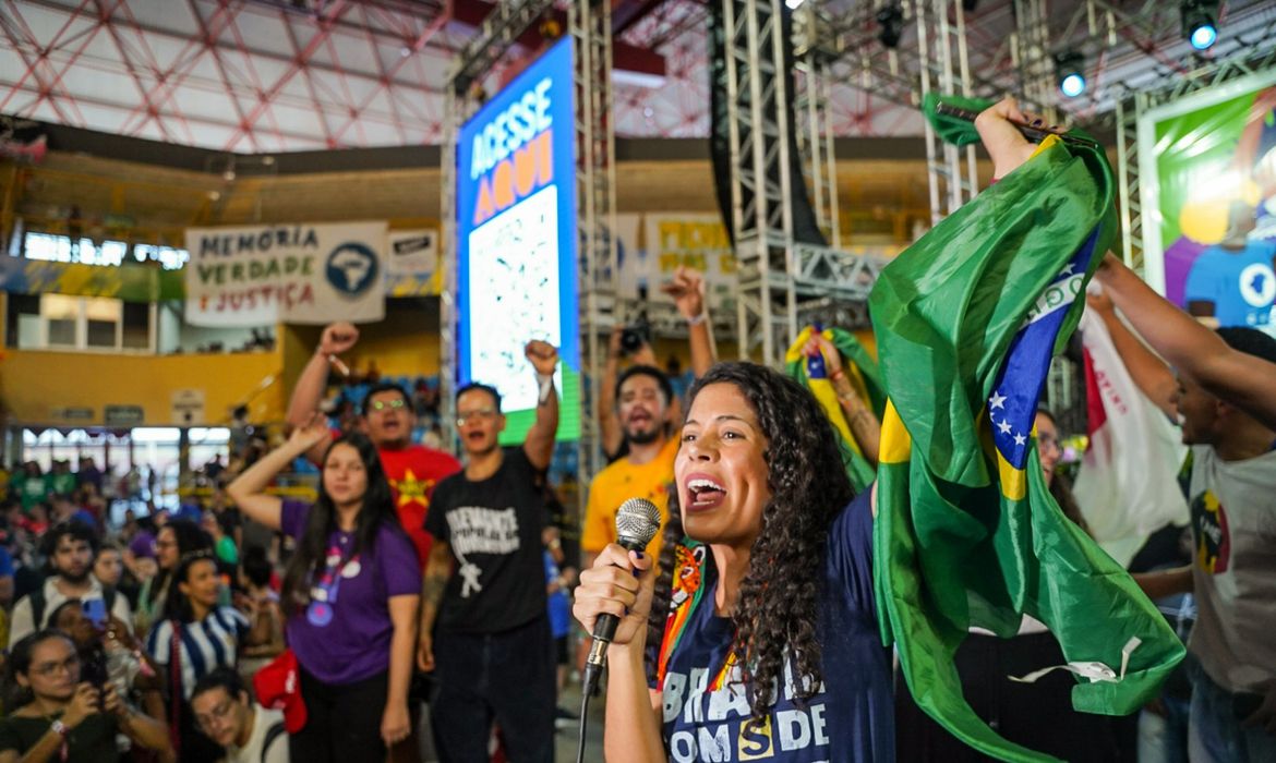 Gerar sentido de soberania requer políticas públicas, dizem estudiosos