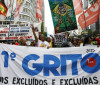 Desfile e protesto tomam as ruas do centro do Rio de Janeiro