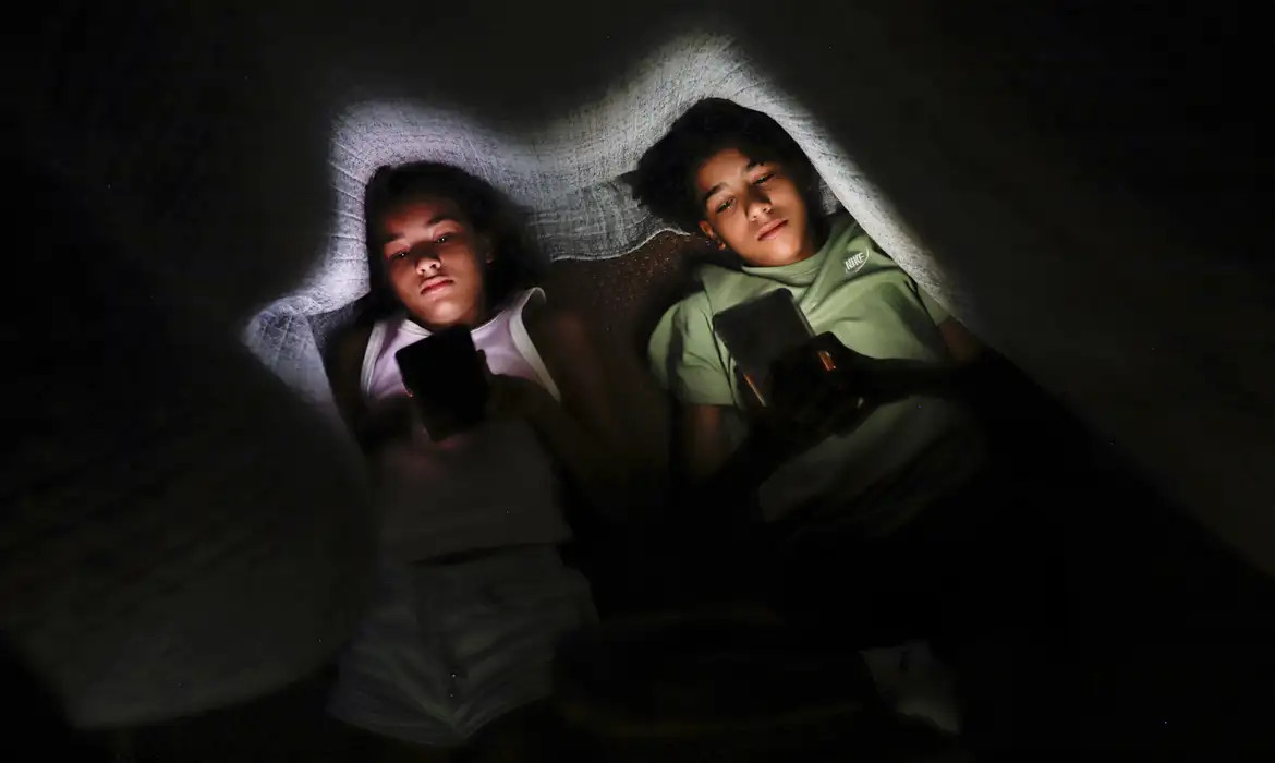 SaferNet vai ensinar supervisão e controle parental na internet