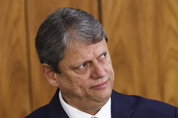 Deputado pede inquérito contra Tarcísio após falas contra STF