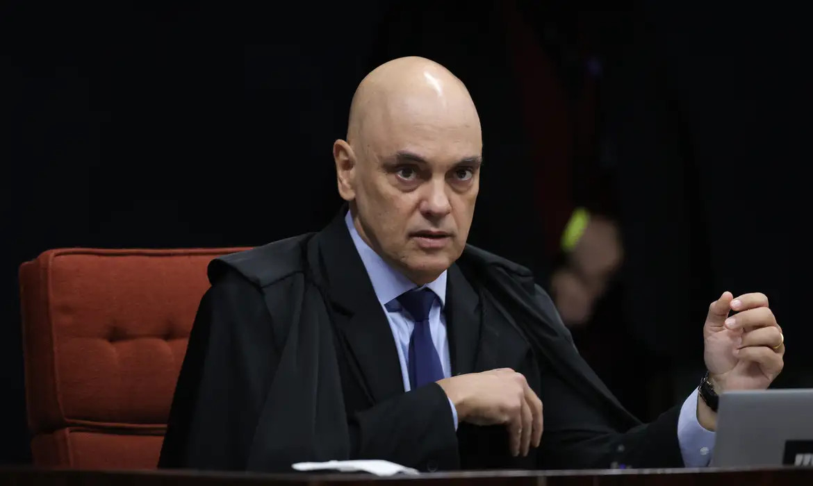 Trama golpista: Moraes vota por manter delação premiada de Mauro Cid 