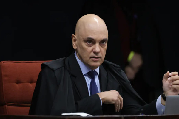 Trama golpista: Moraes vota por manter delação premiada de Mauro Cid