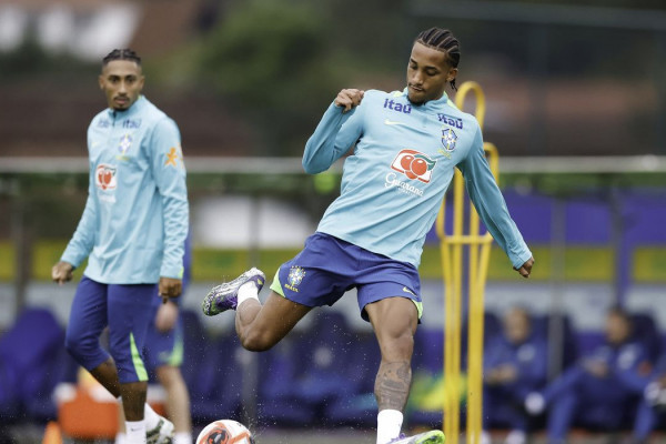 Brasil enfrenta Bolívia em seu último compromisso pelas Eliminatórias