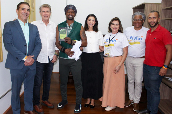 Leonardo Lima Dias Meira, Zezinho Gimenez, Toni Garrido, Tatiane Guidoni 
Gimenez, Elaine Silva, José Adilson dos Santos e William Domingos - Divulgação