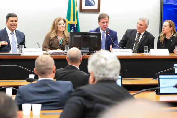 Câmara instala comissão que vai analisar a PEC da Segurança Pública