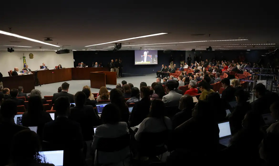 Em voto, Fux diz que ação deveria ter tramitado na primeira instância