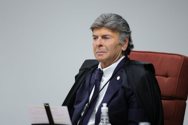 Fux é o terceiro a votar em nova sessão de julgamento de Bolsonaro
