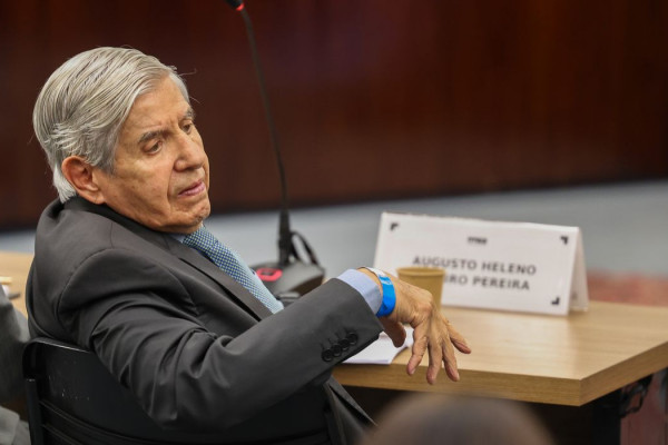 Trama golpista: Fux absolve general Heleno de todos os crimes