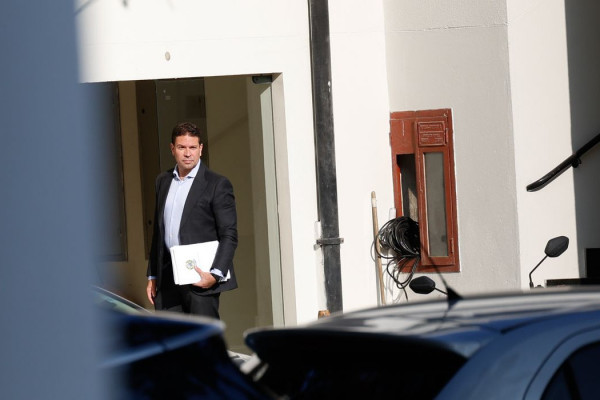 Fux pede suspensão de todo processo sobre golpe contra Ramagem 