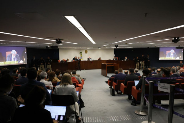 STF cancela sessão plenária e julgamento sobre golpe continua à tarde 