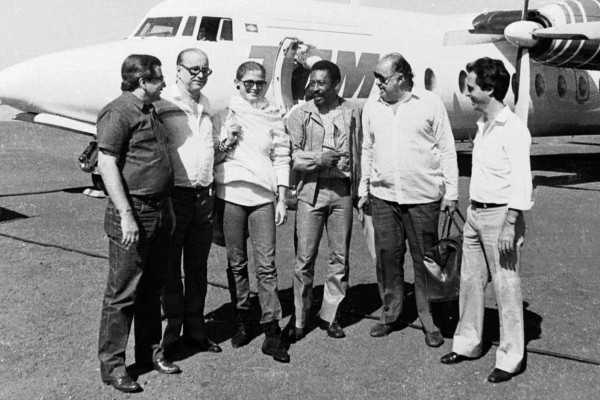 Totinha, Sebastião Silva, Pelé, Xuxa, Pidão Baroni e Vicente Seixas durante visita do rei do futebol a Ribeirão, em 1984