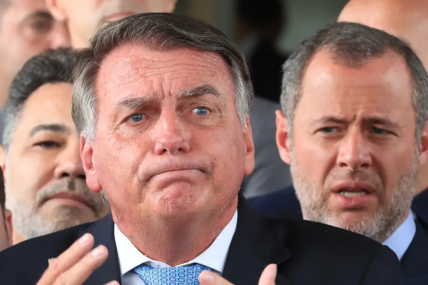 Por 4 a 1, STF condena Bolsonaro e mais sete pela trama golpista