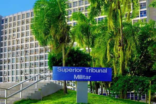 STM vai julgar perda de patente de Bolsonaro e militares condenados  