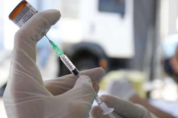 Casos de sarampo tiveram aumento de 34 vezes em 2025, alerta Opas