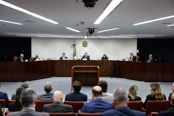 TV Brasil exibe especial sobre julgamento da tentativa de golpe