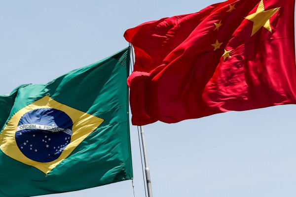 Emprego no comércio Brasil-China cresce mais que nas demais parcerias